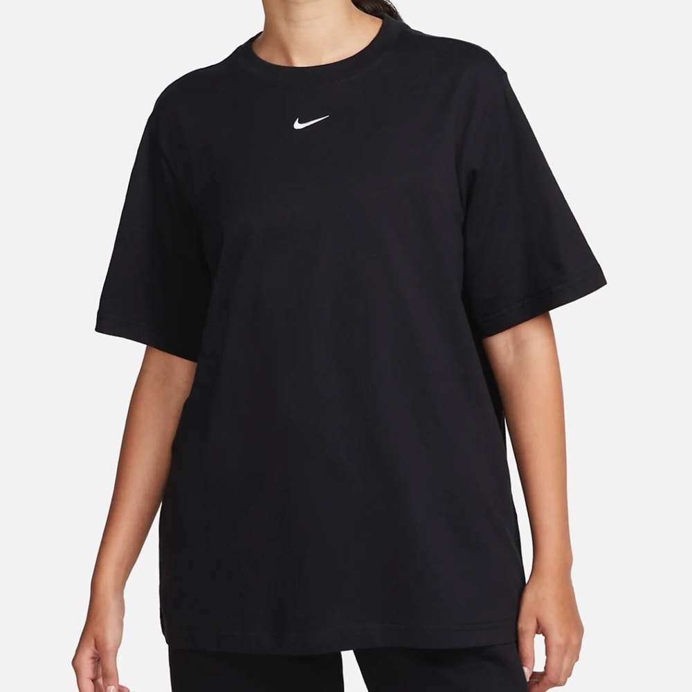 Nike Sportswear Essential Black Tee Womens